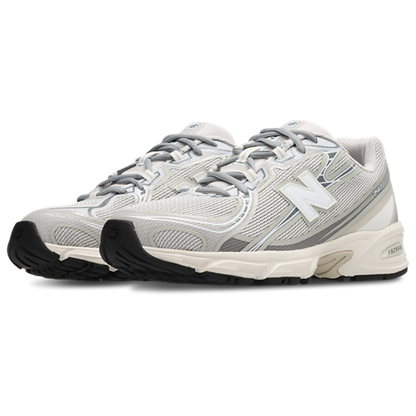 New Balance 740
