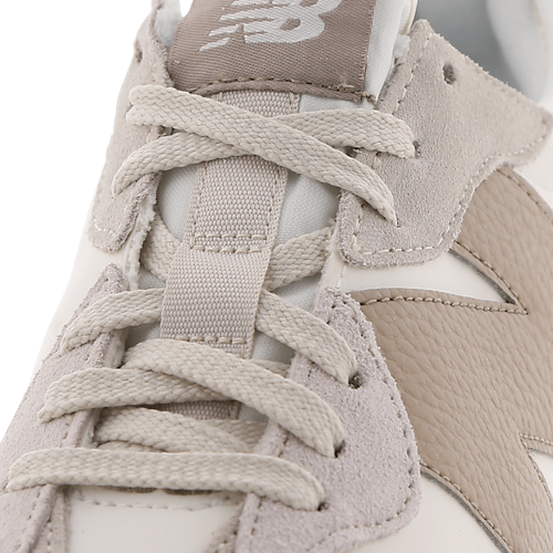 New Balance 327