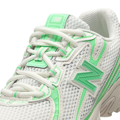 New Balance 740
