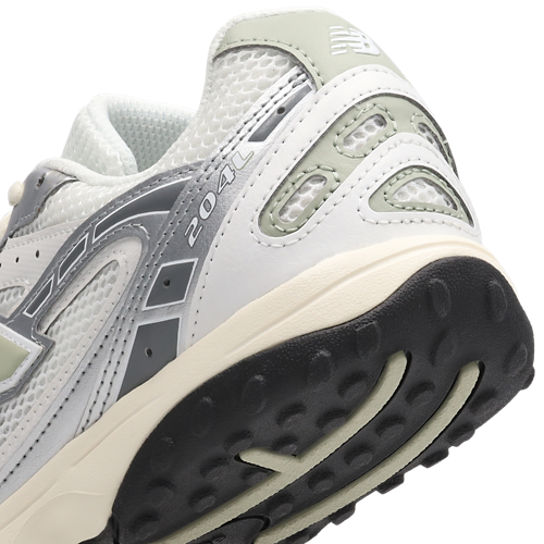 New Balance 204L