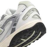 New Balance 204L