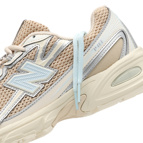 New Balance 740