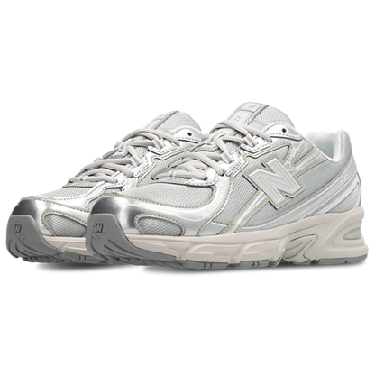 New Balance 740