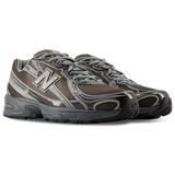 New Balance 740