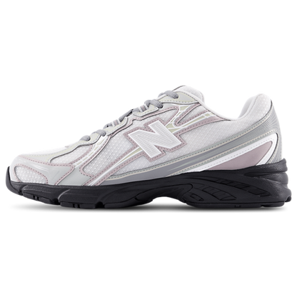 New Balance 740
