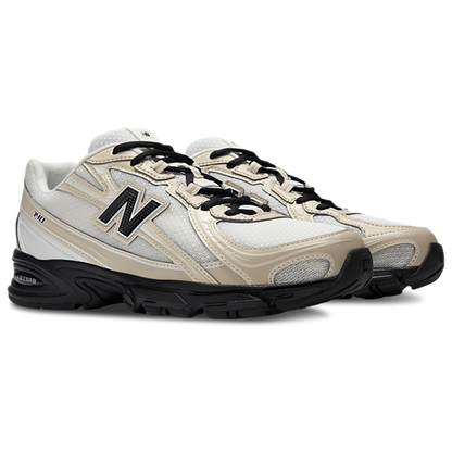 New Balance 740