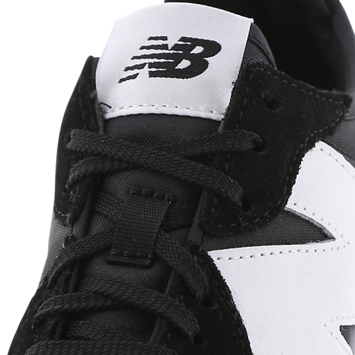 New Balance 327