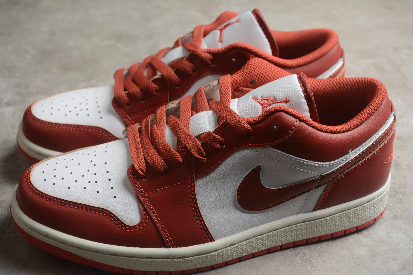 Air Jordan 1 Low SE "Dune Red