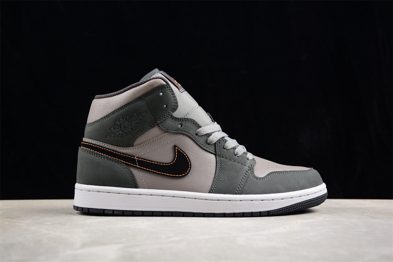 Air Jordan 1 Mid AJ1