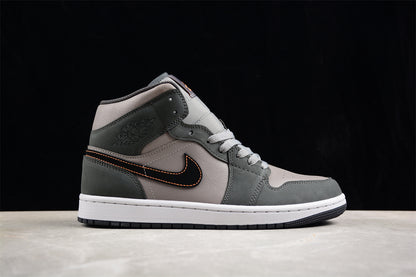 Air Jordan 1 Mid AJ1