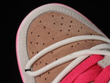 【300】[DO9457-131]-[SB DUNK LOW 85 GREY/PINK]-[WOMAN:36-40]