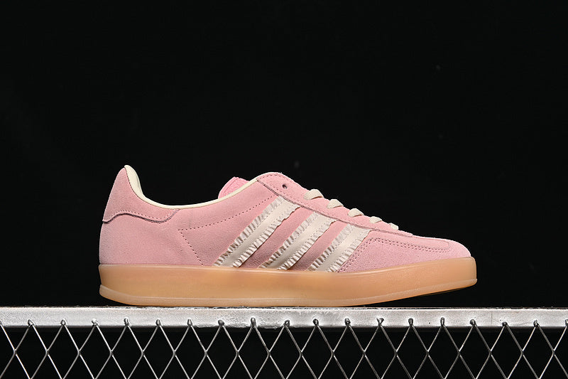 【230】[JS1413]-[GAZELLE INDOOR WONDER MAUVE/CREW WHITE/GUM 3]-[WOMAN:35-39]-[MAN:40-45]