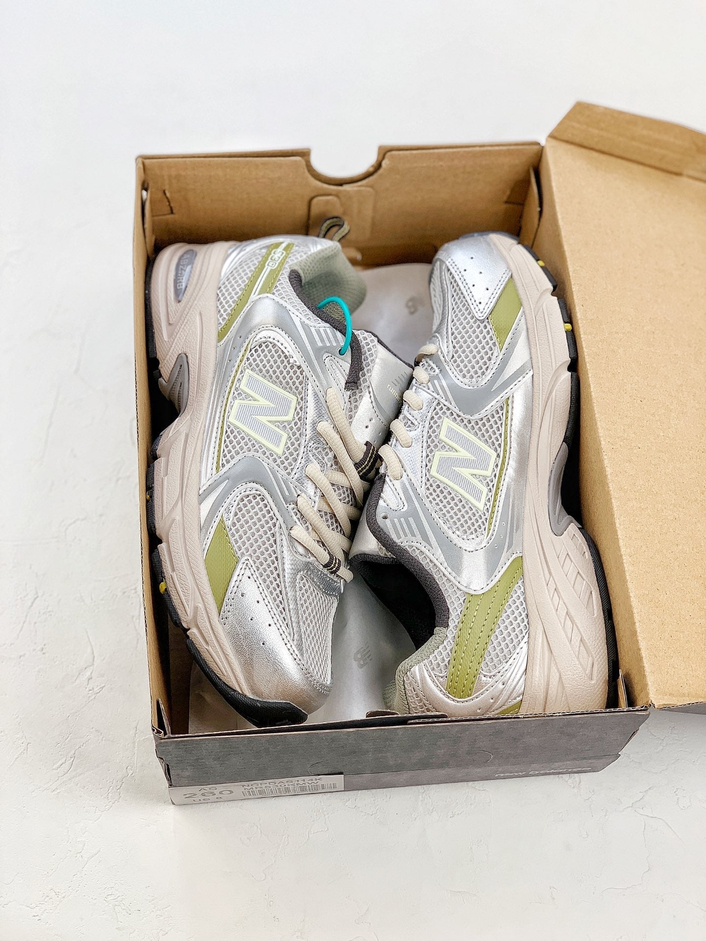 New Balance 530 Silver white