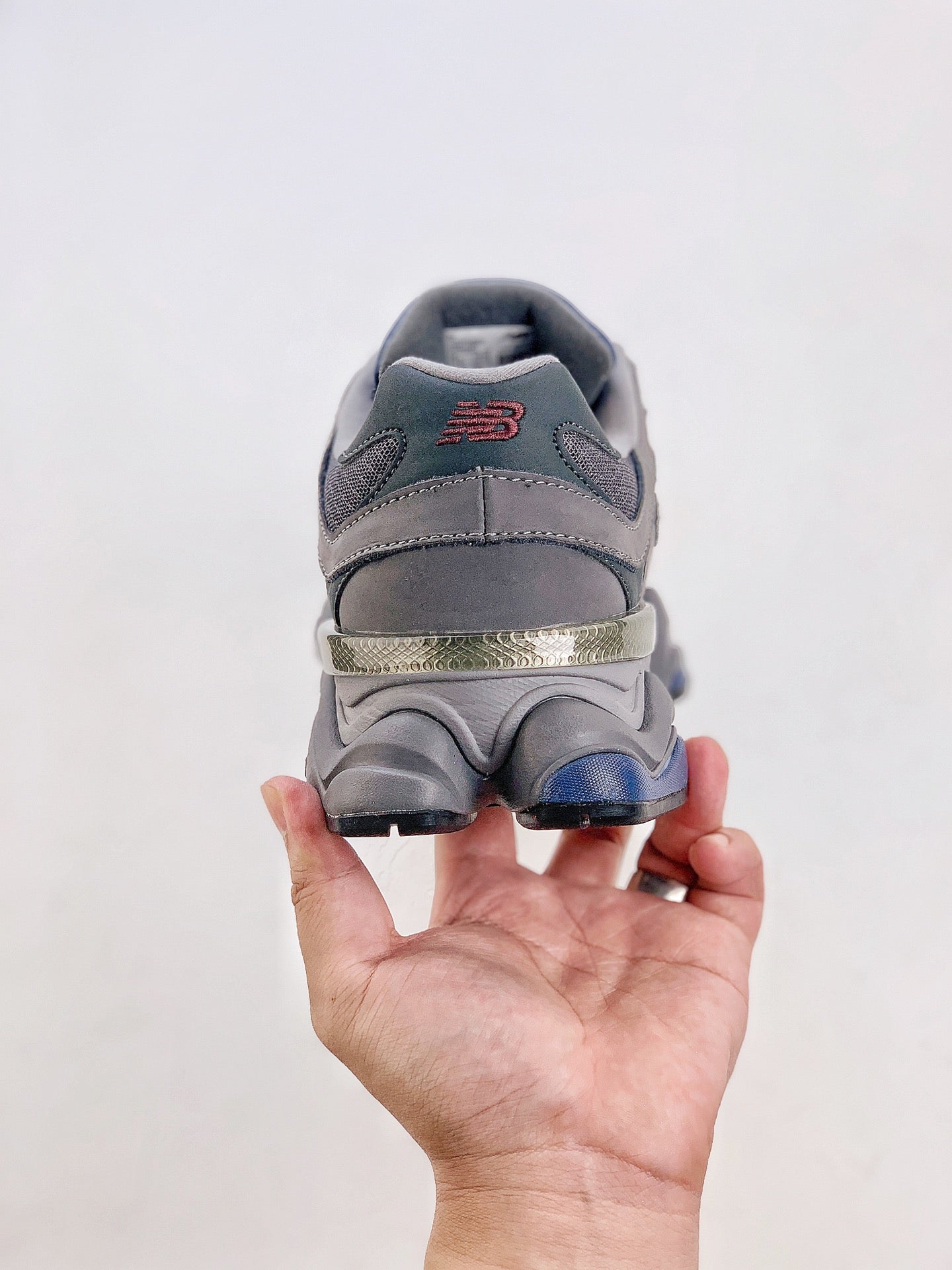 New Balance NB 9060 Silver