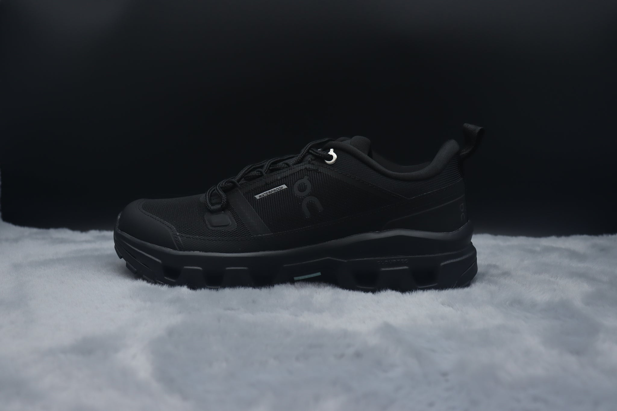 ONCLOUD ROCK LOW WATER PROOF