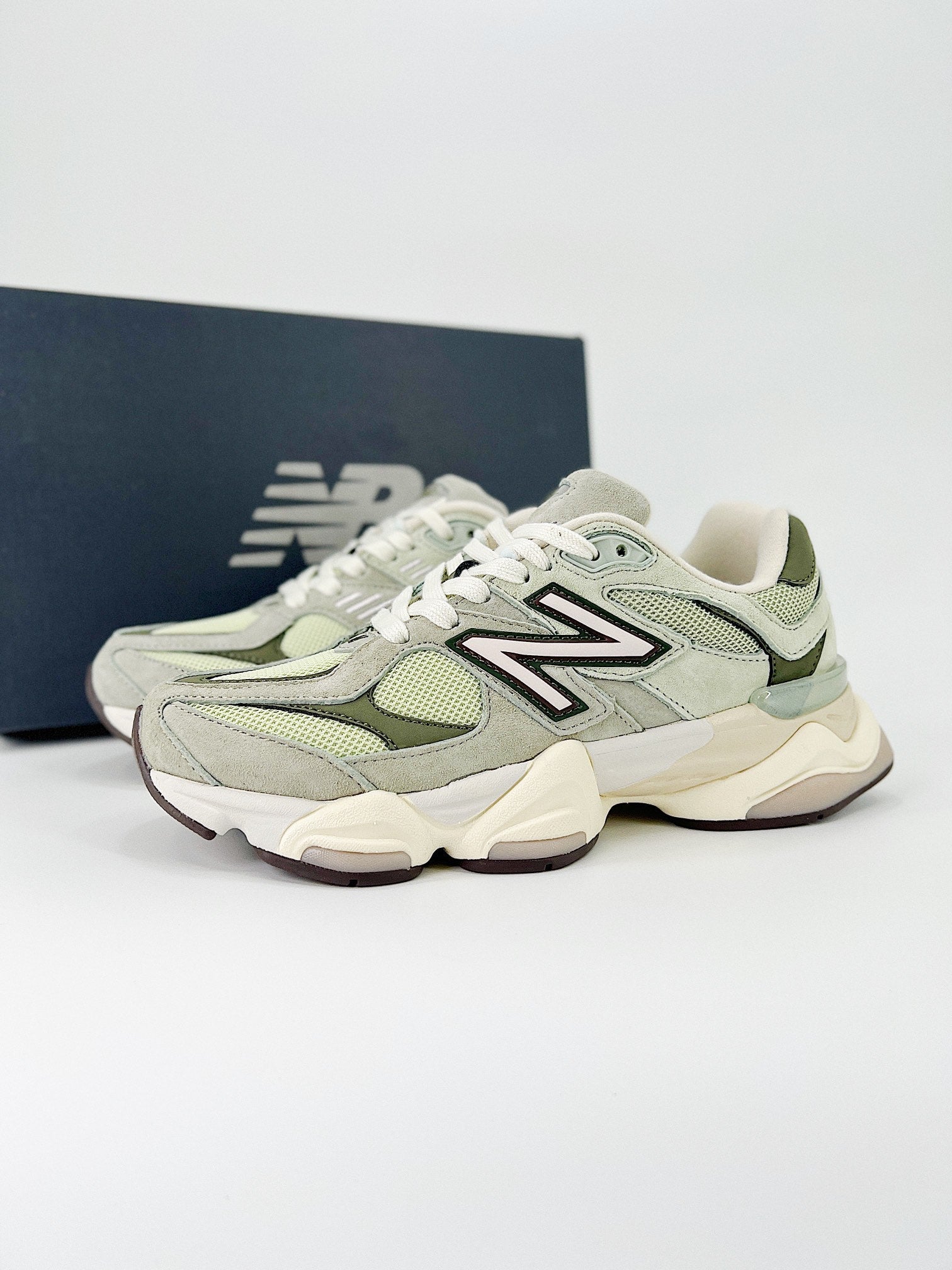 New Balance NB 9060 Olivine