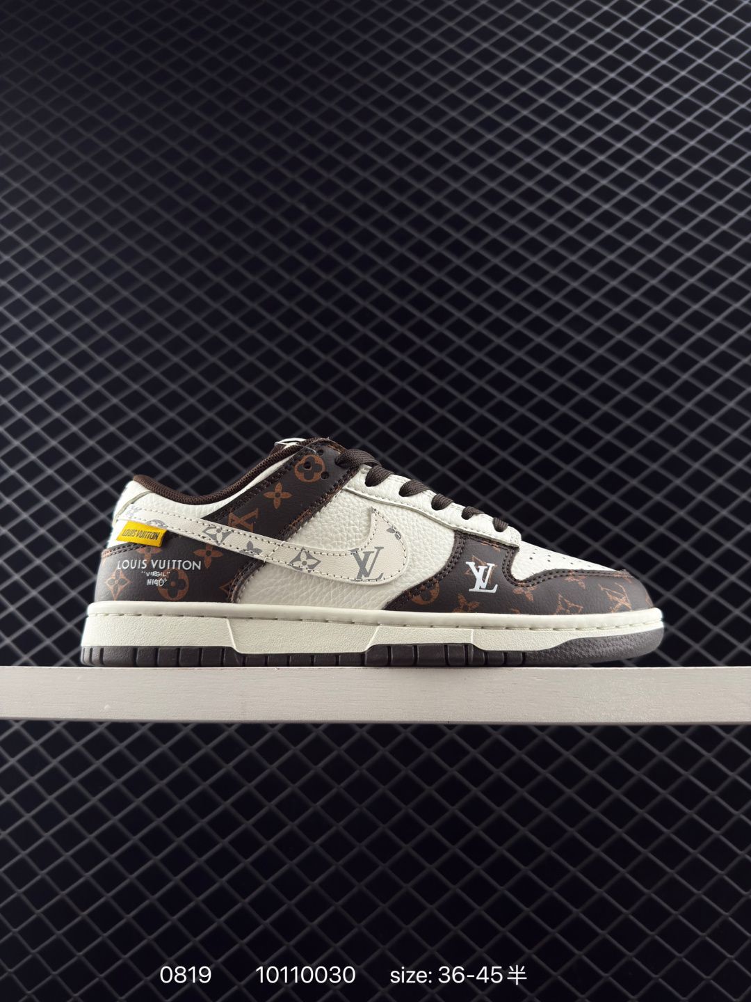 Company-level ⠁Nike NIKE DUNK LOW slam dunk series retro low-top casual sports skateboard shoes adopt soft and comfortable feet ZoomAir air cushion effectively absorbs the impact brought by extreme sports such as skateboards when landing. Street athletes provide better protection. Article number: H