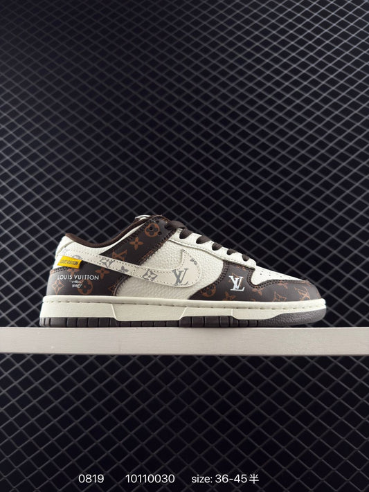 Company-level ☥Nike NIKE DUNK LOW slam dunk series retro low-top casual sports skateboard shoes adopt soft and comfortable feet ZoomAir air cushion effectively absorbs the impact brought by extreme sports such as skateboards when landing. Street athletes provide better protection. Article number: H