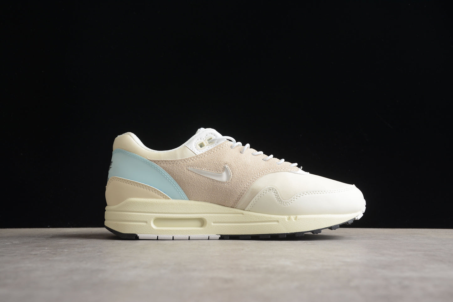 Nike Air max 1 creme