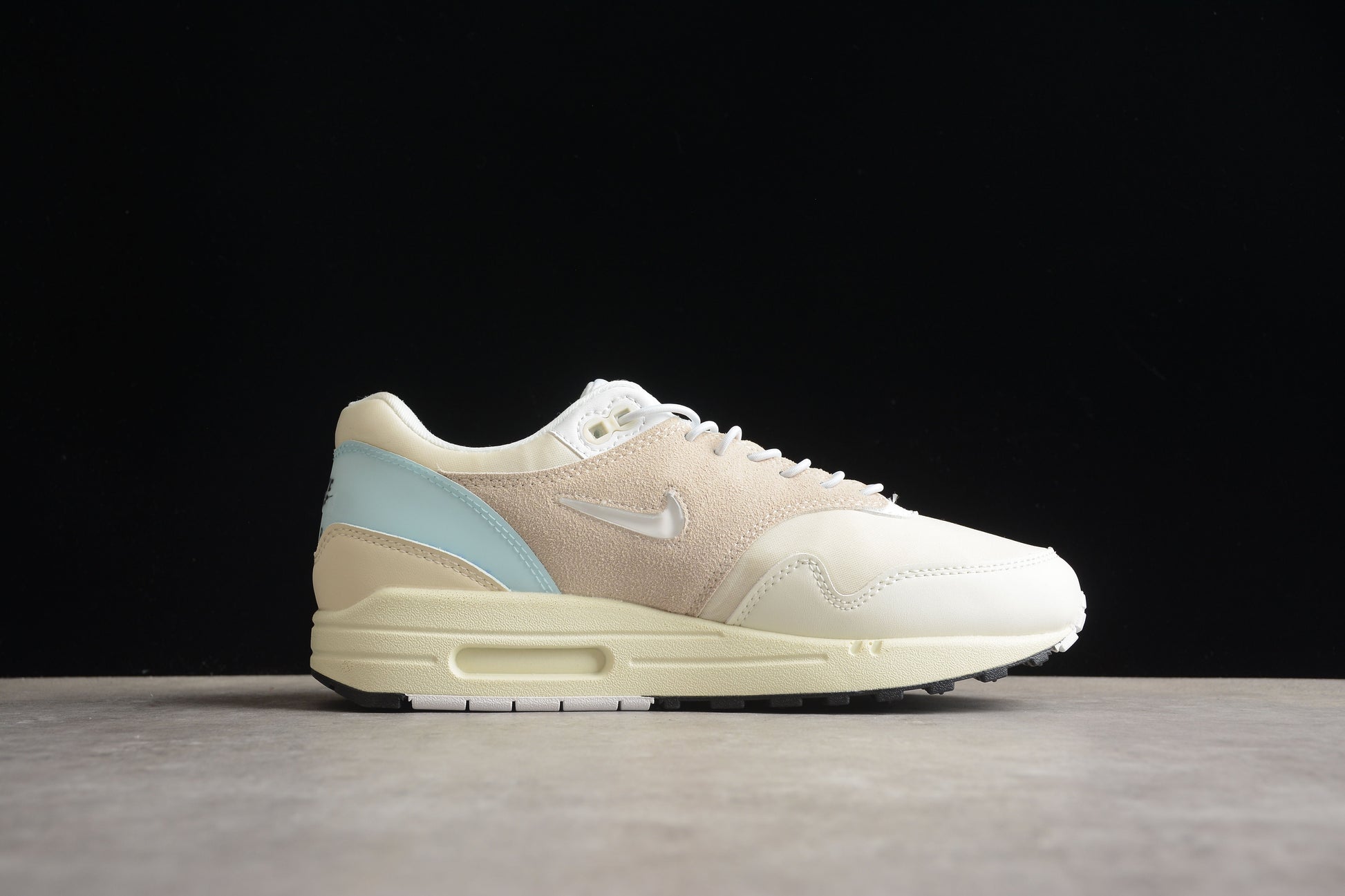 Nike Air max 1 creme