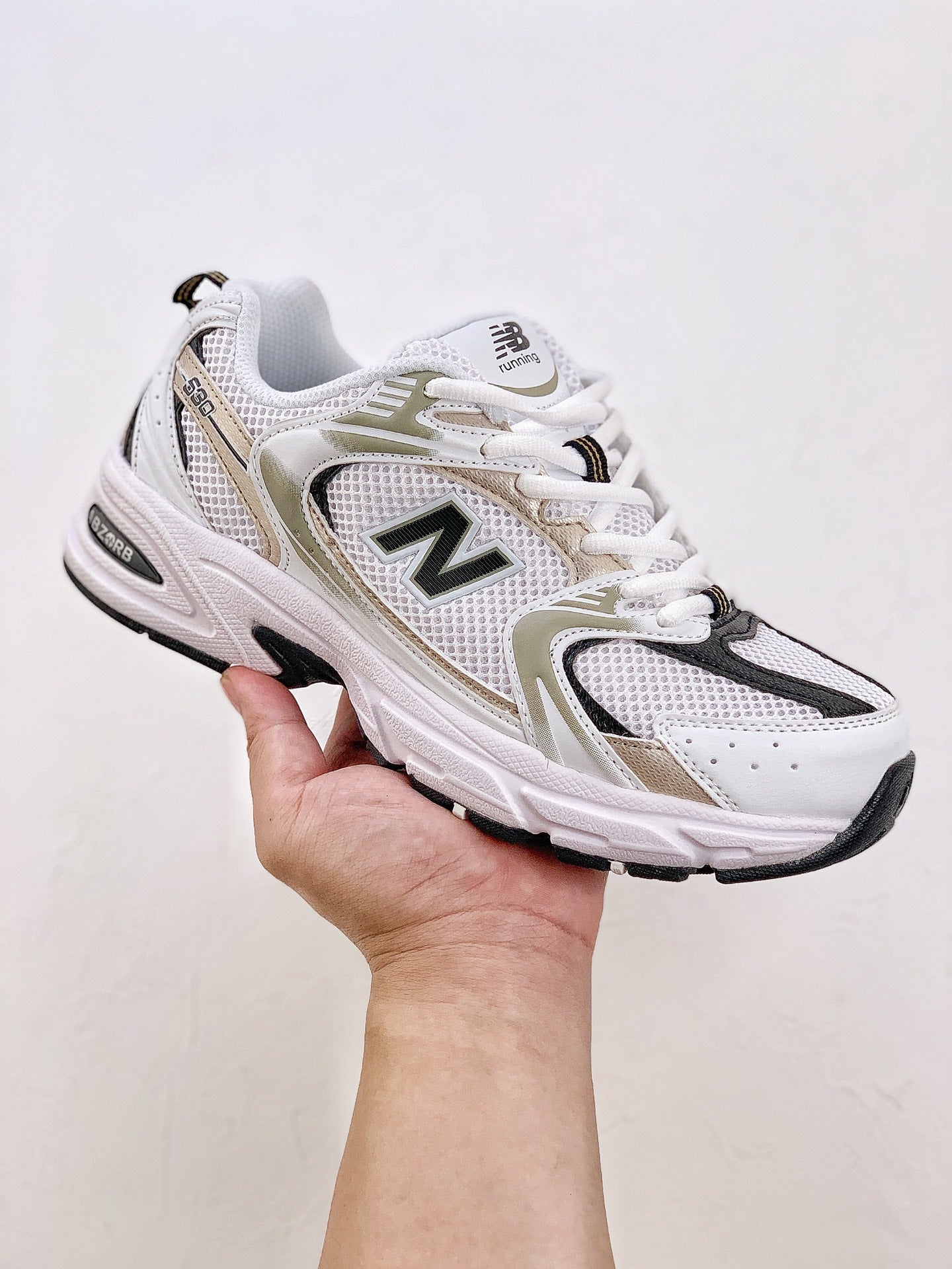 New Balance 530 White Gold