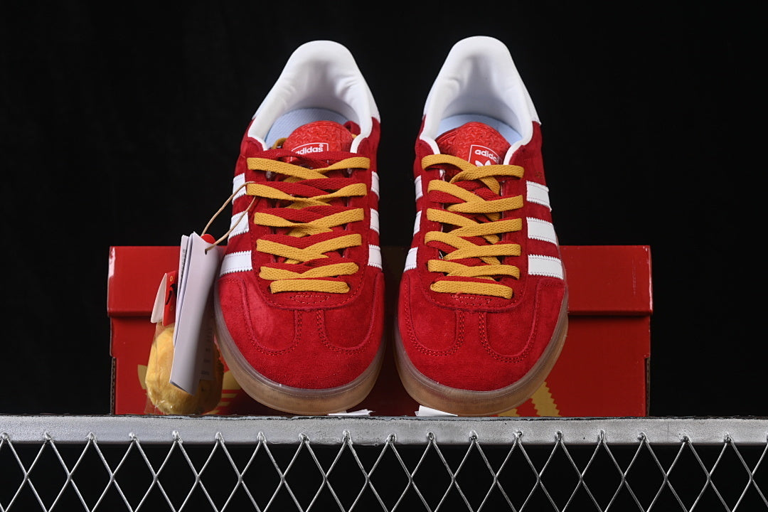 【230】[IE1051]-[GAZELLE INDOOR ACTIVE MAROON/OFF WHITE/GUM]-[WOMAN:35-39]-[MAN:40-45]