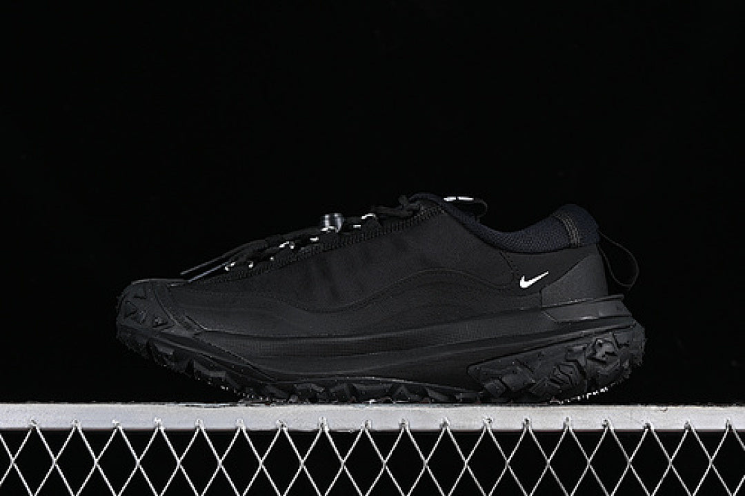 ACG MOUNTAIN FLY 2 LOW SP BLACK/BLACK/WHITE
