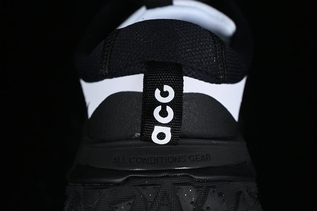 ACG MOUNTAIN FLY 2 LOW SP BLACK/BLACK/WHITE