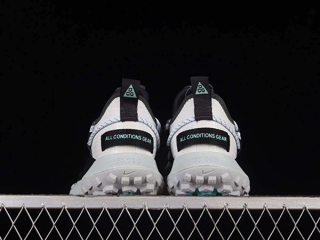 ACG MOUNTAIN FLY LOW SE WHITE/ANTHRACITE/GREY FOG/BLACK