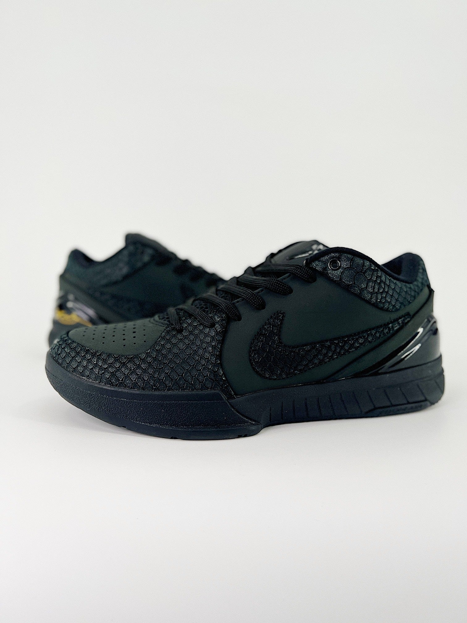 Nike ZOOM KOBE 4 “Black Mamba”