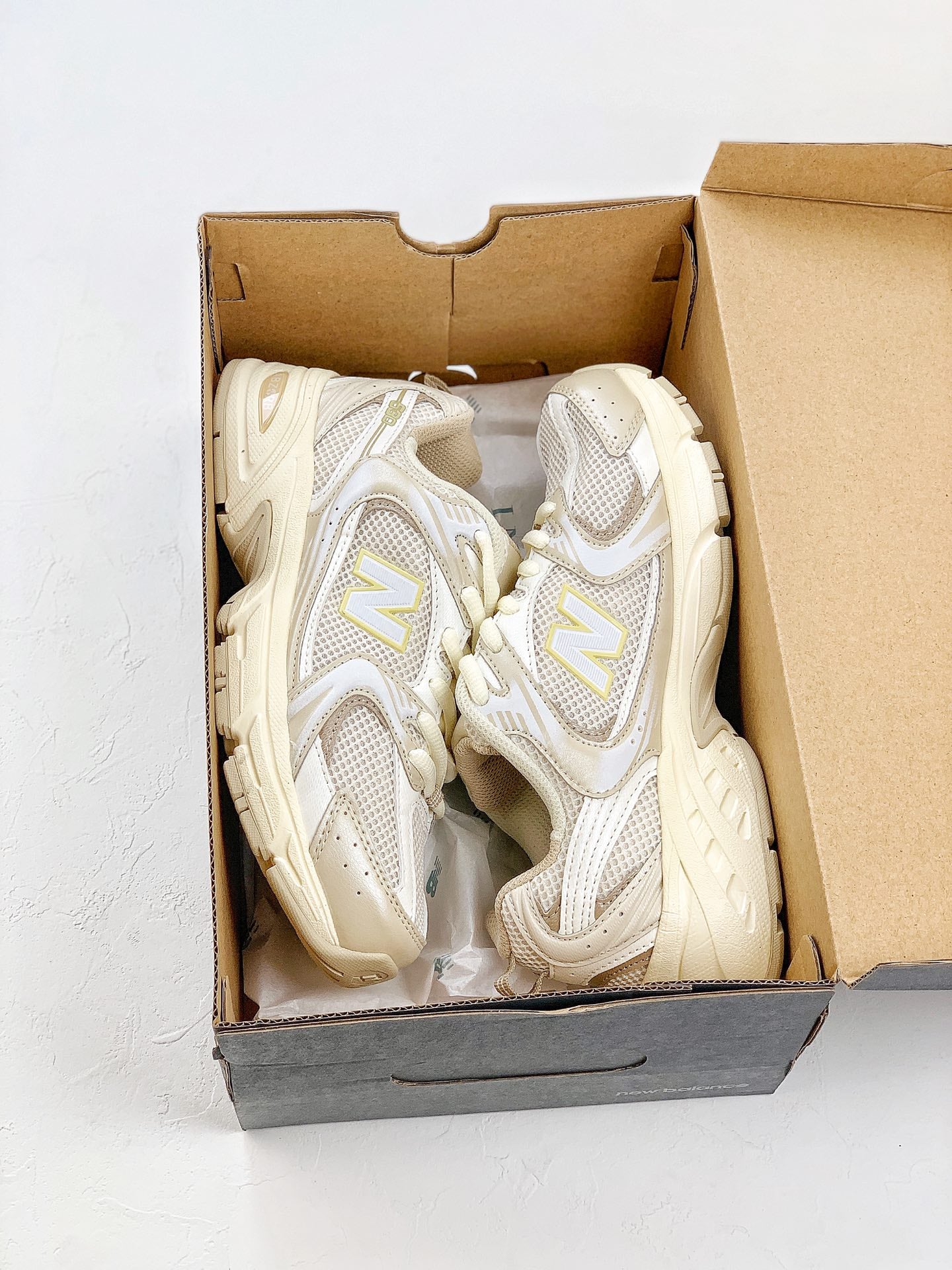 New Balance 530 Beige