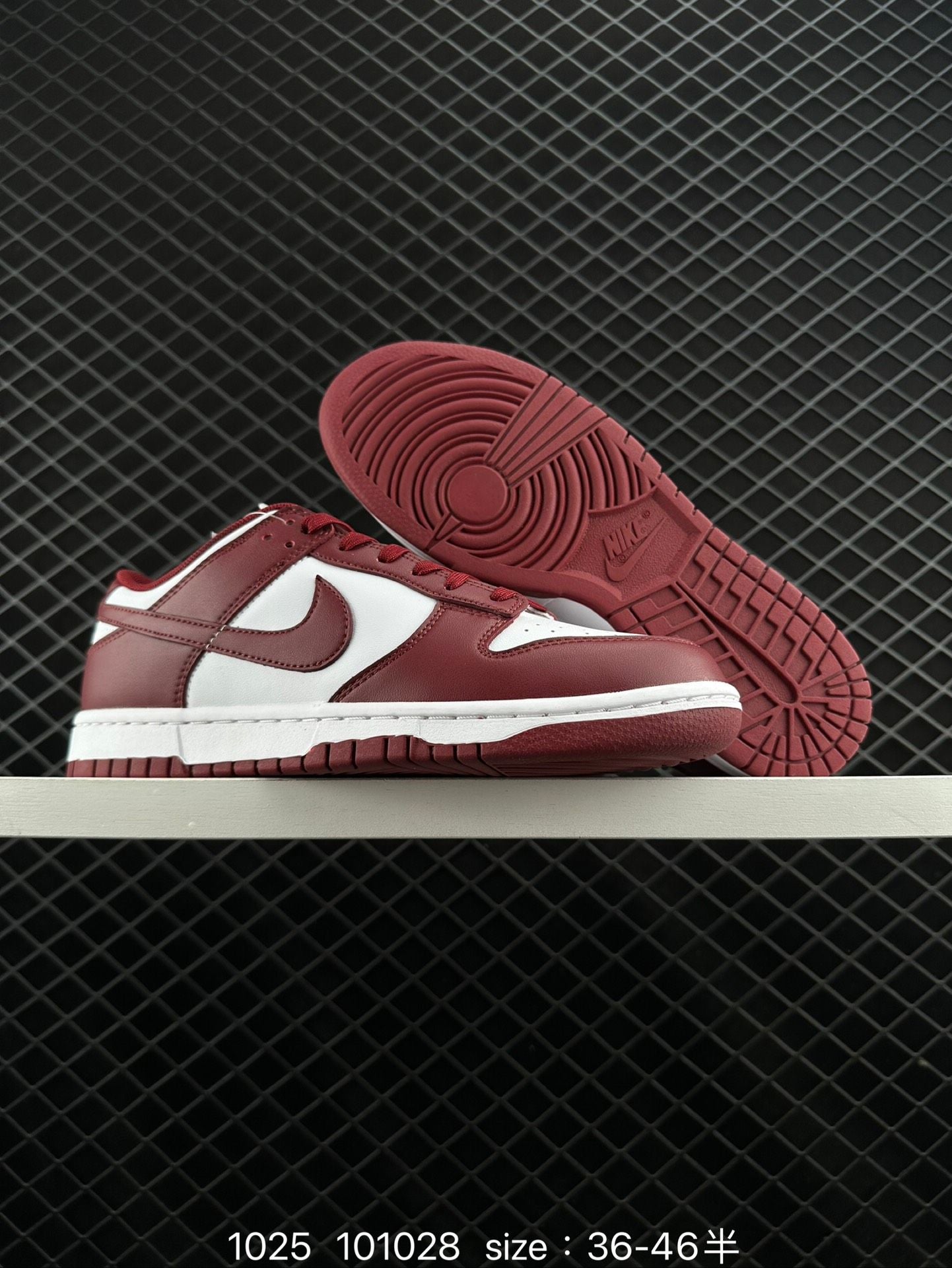 1D40G Nike Dunk Low Retro sneakers, retro board shoes, as a classic basketball shoe of the 80G era, were originally designed for hardwood courts and later became a fashion benchmark sweeping the streets. Now, with classic details and retro basketball style, leather canvas material shoes have returned once again