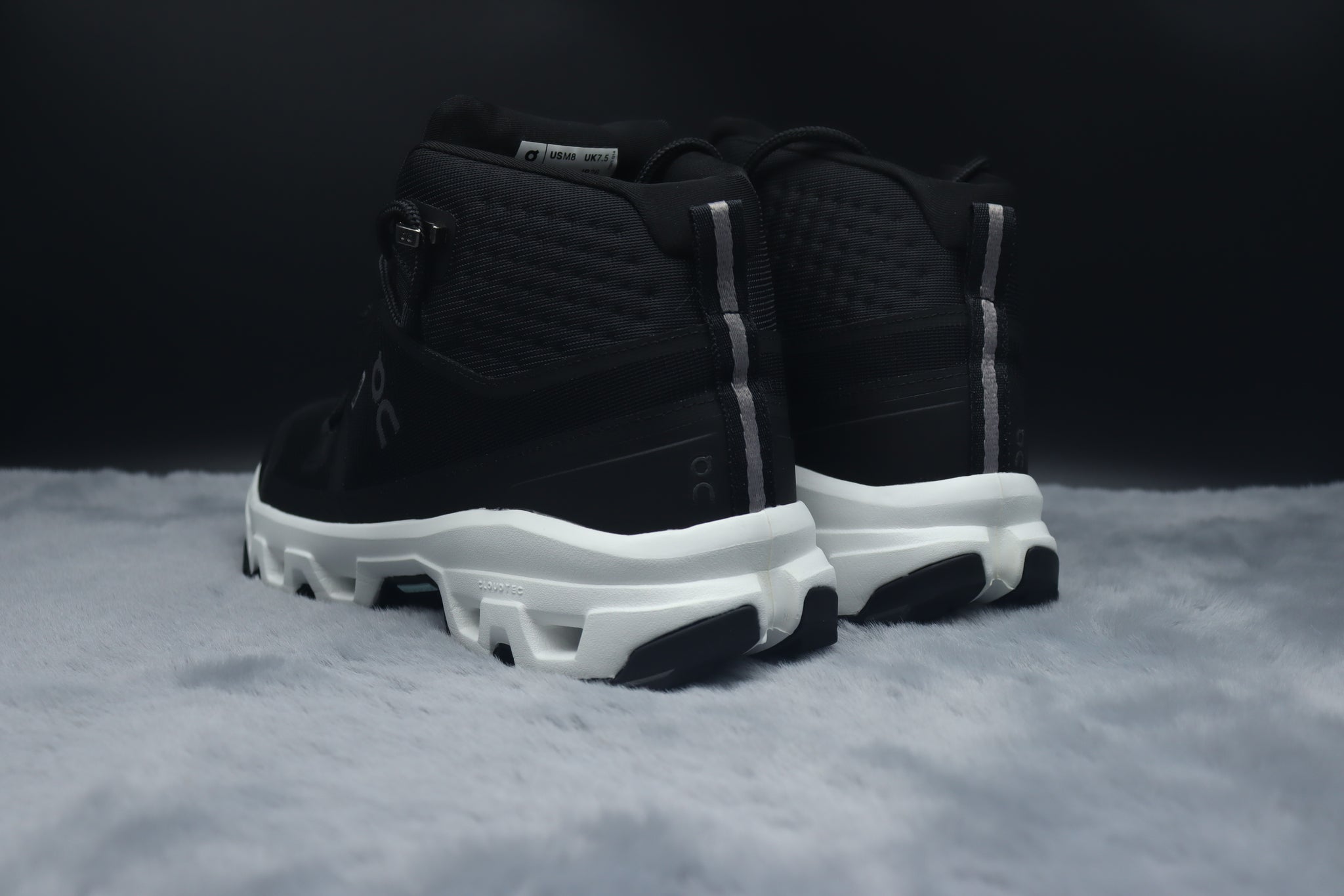 ONCLOUD ROCK LOW WATER PROOF