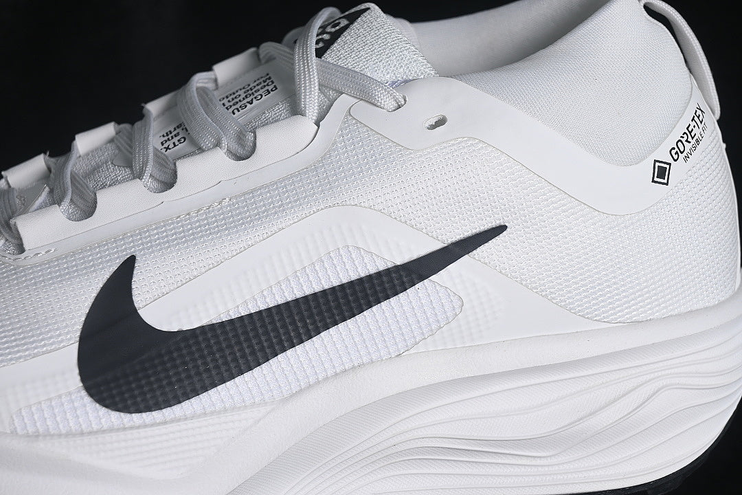 ACG PEGASUS TRAIL RUNNING SHOES WHITE/BLACK