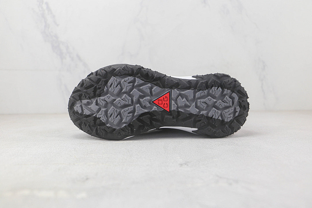 ACG MOUNTAIN FLY 2 LOW BLACK/WHITE/RED