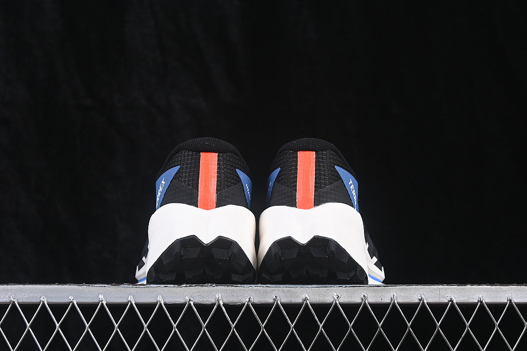 TERREX AGRAVIC TT BREATHABLE RUNNING SHOES BLACK/BLUE/WHITE