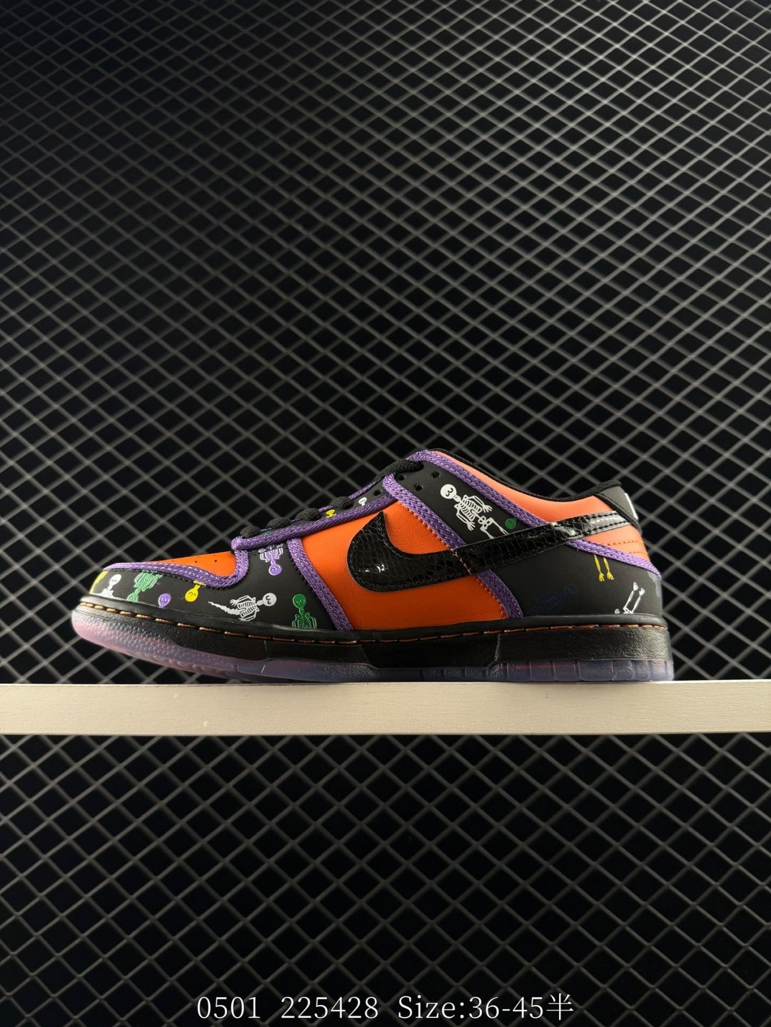 company level The Nike Dunk Low Dunk SB, as the name suggests, has a classic Dunk bloodline and injects more fashion elements. Compared to regular Dunk skateboarding shoes, the improved Dunk SB has increased the filling of the tongue, greatly improving comfort