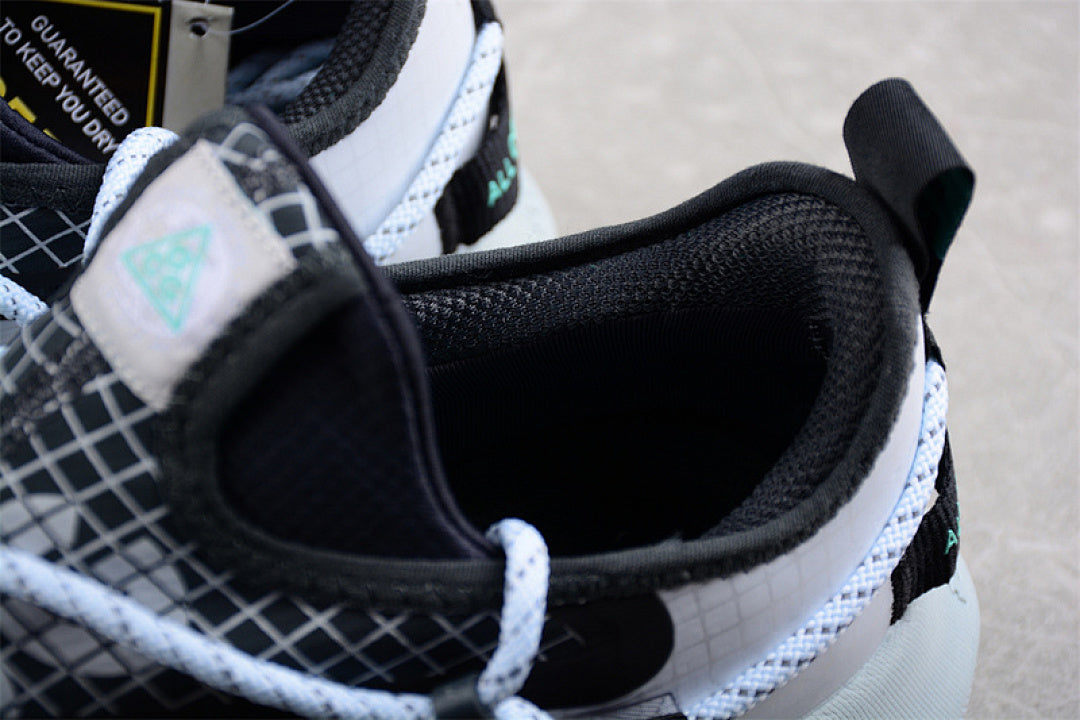 ACG MOUNTAIN FLY LOW SE WHITE/ANTHRACITE/GREY FOG/BLACK