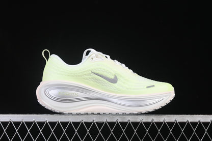 NIKE VOMERO PLUS ZOOM X