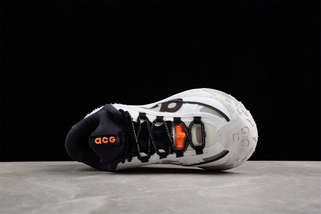 ACG MOUNTAIN FLY 2 WHITE/BLACK
