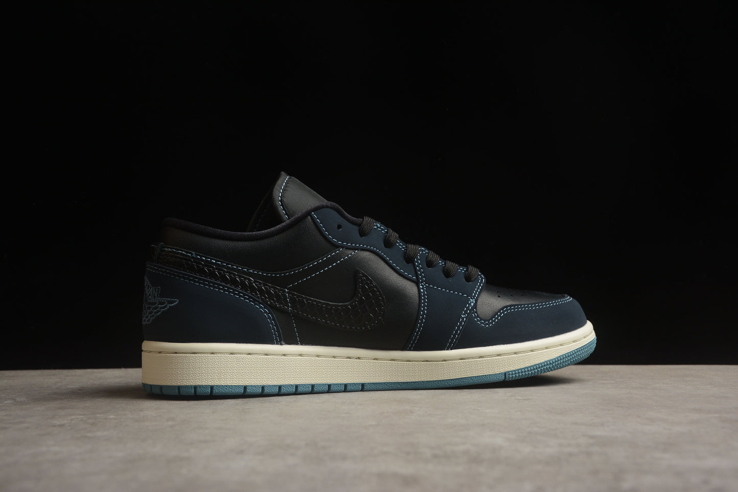 Air Jordan Low 1 Pétrole