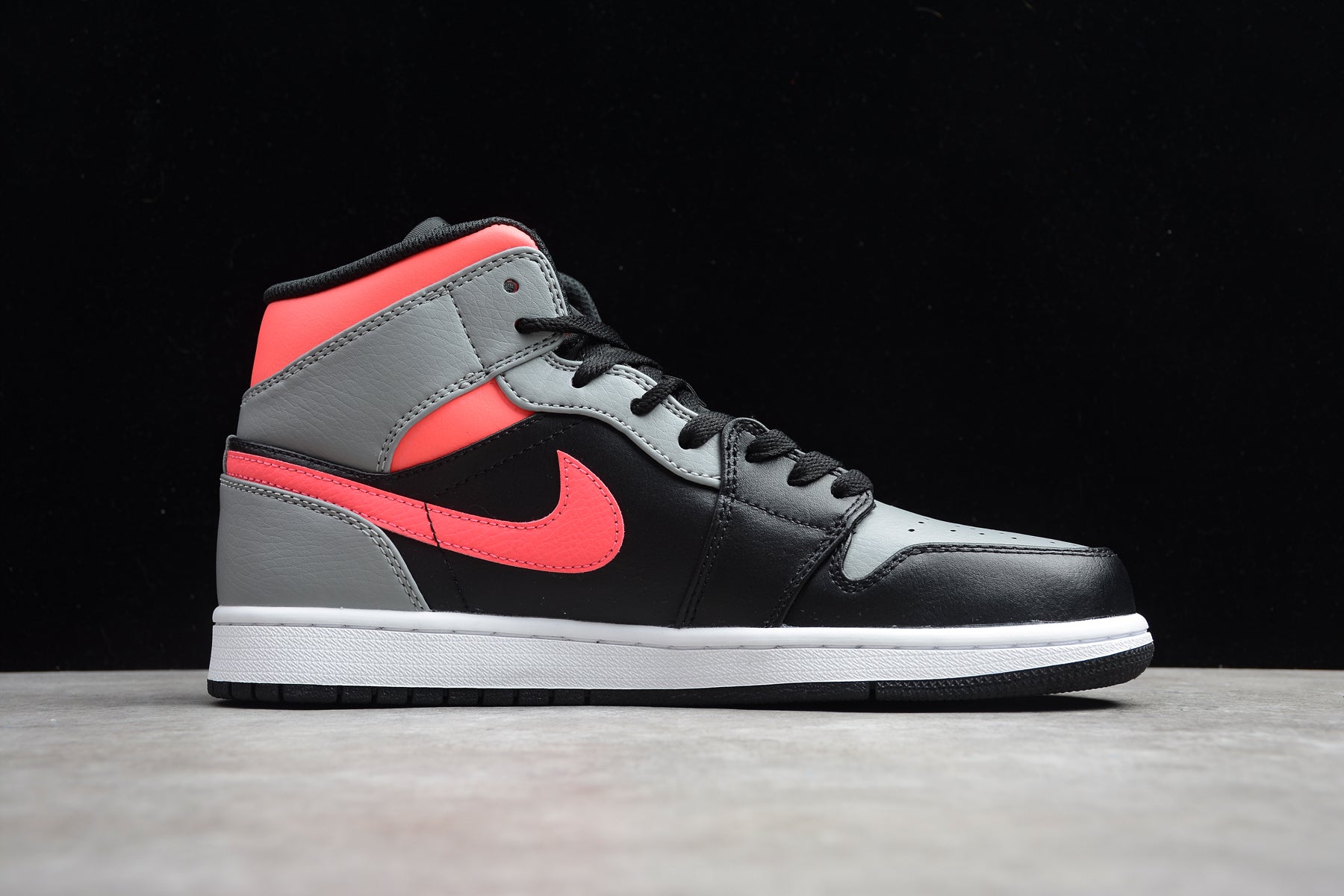 Air jordan mid Aj1