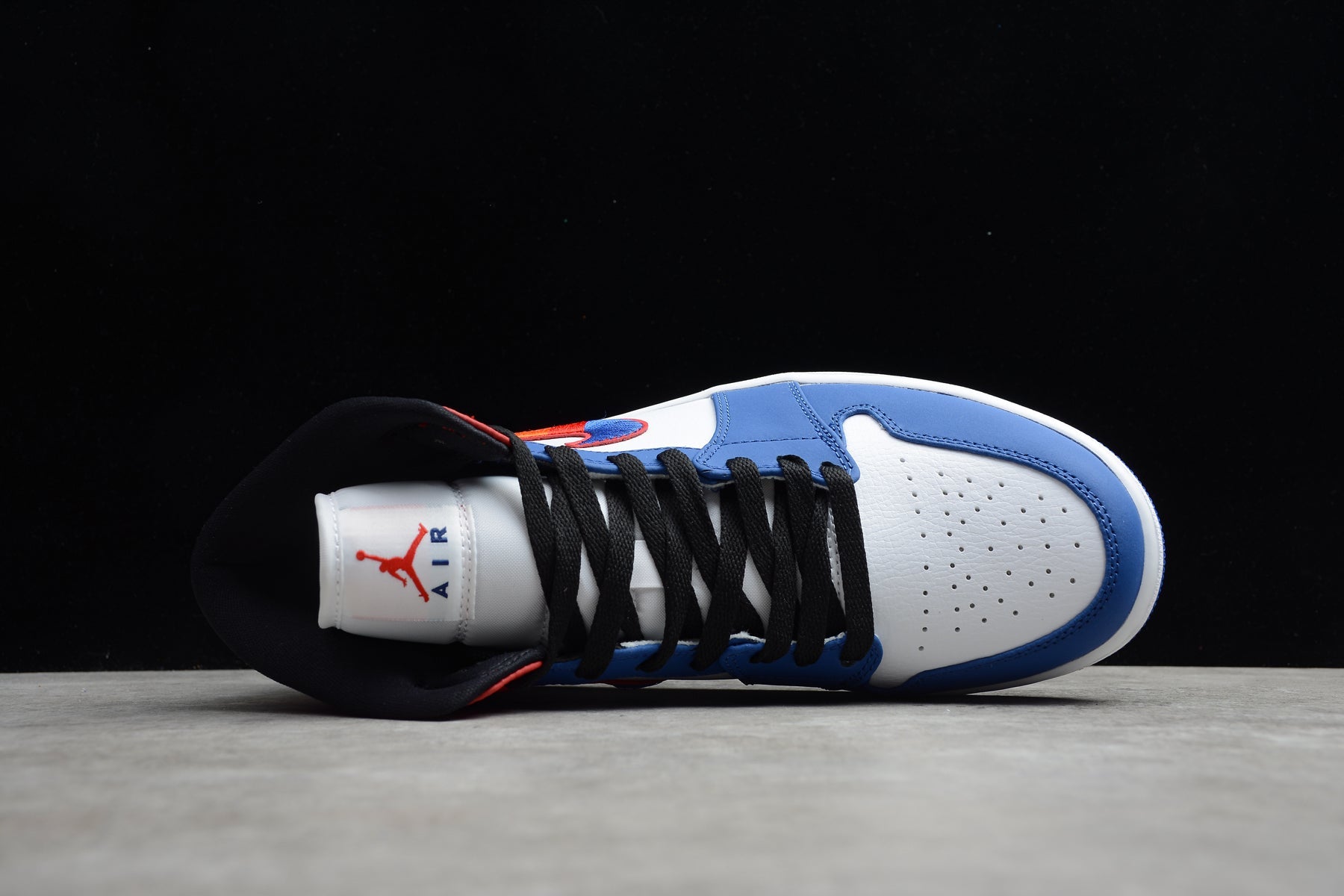 Air jordan mid spiderman