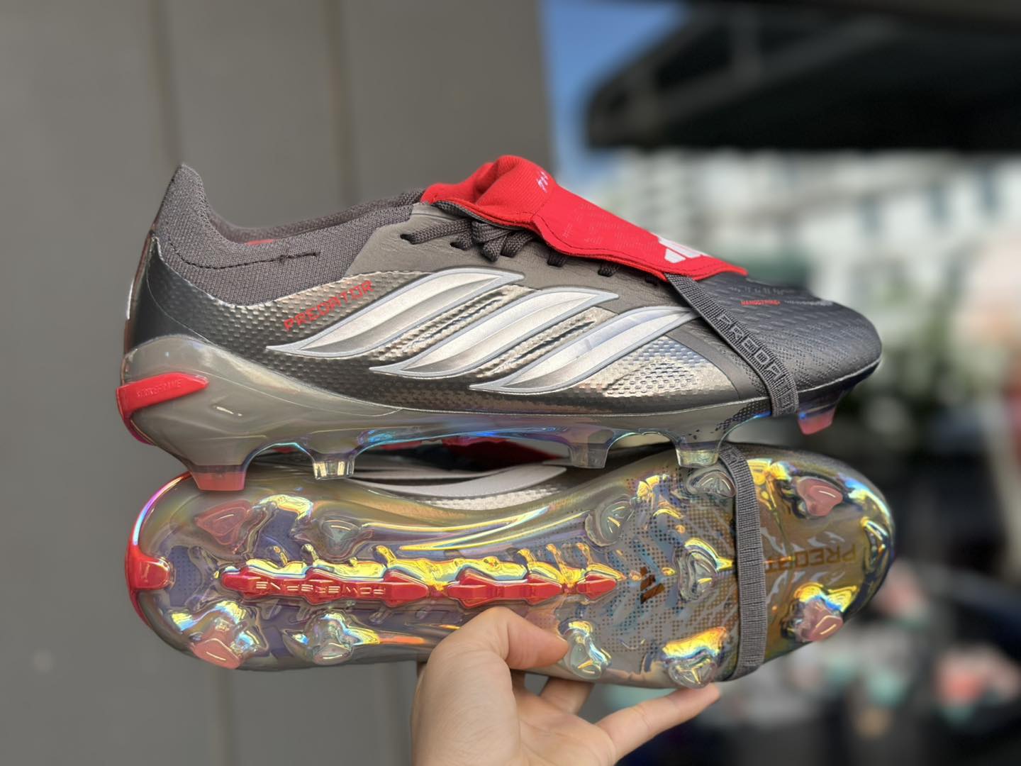 Predator 26 Elite FG Gris Rouge