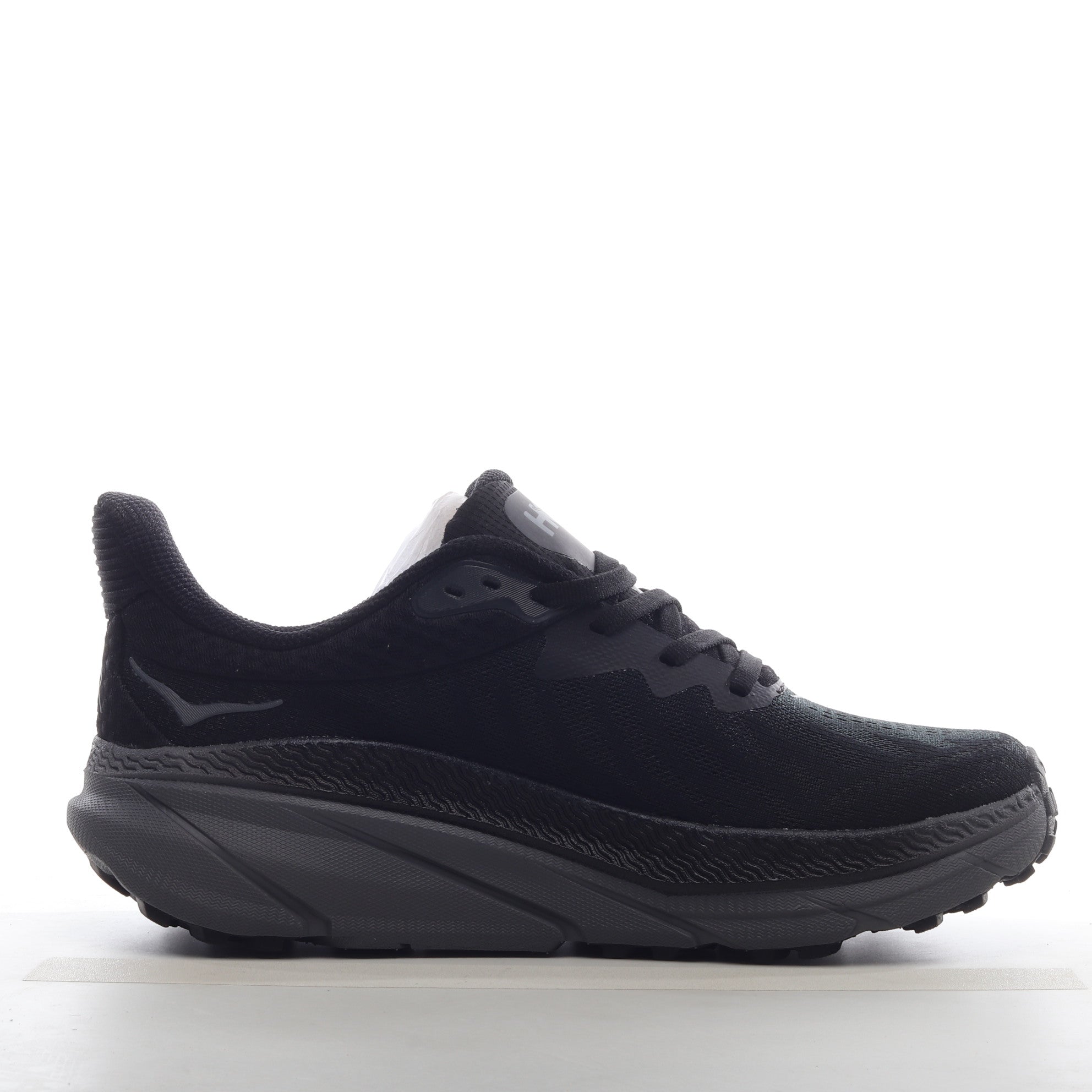 HOKA ONE ONE Challenger ART 7