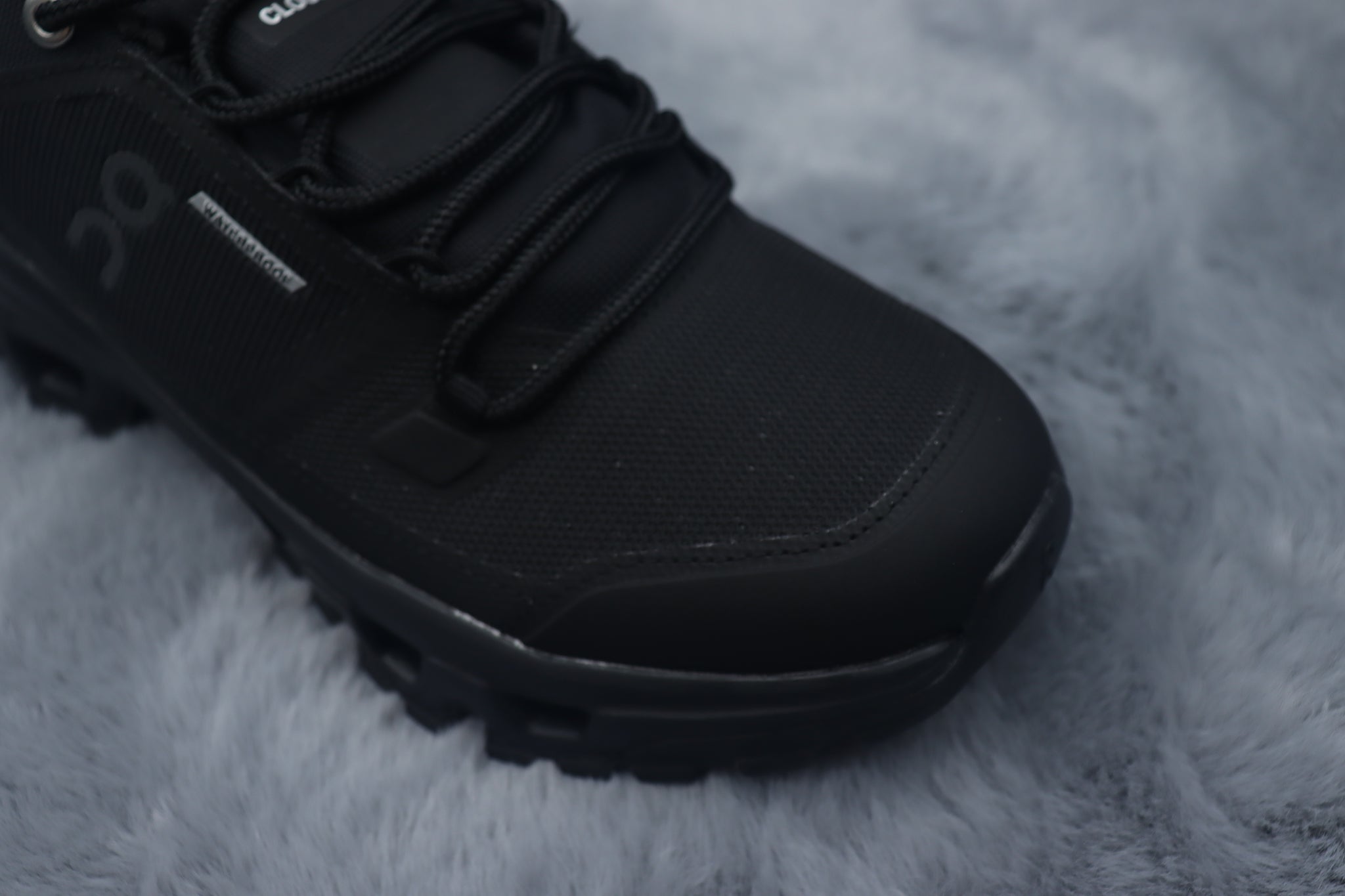 ONCLOUD ROCK LOW WATER PROOF