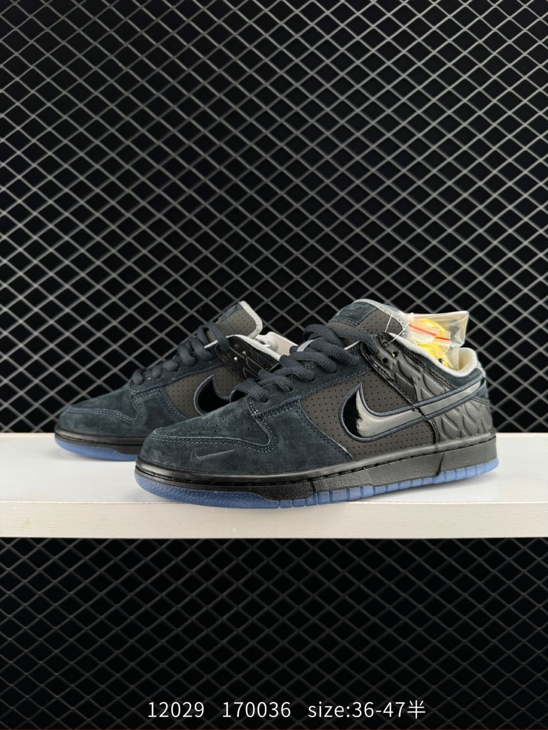 1yu8poo company level Nike Sb Dunk Low Pro unisex sports shoes retro board shoes with soft leather upper, durable and plastic like the original Dunk, retro texture toe breathable holes, shoe mouth and tongue shape faithfully following the original year