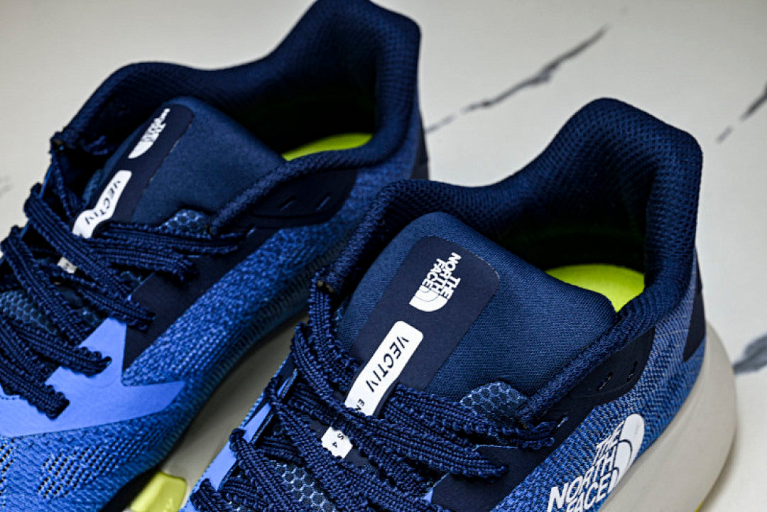 NFOA8AEP-73T THENORTHFACE ENDURIS 4 BLUE/WHITE