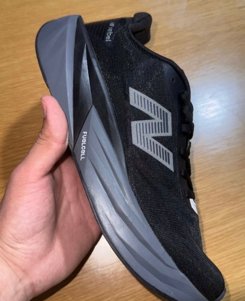 New Balance Fuelcell Black - Stock