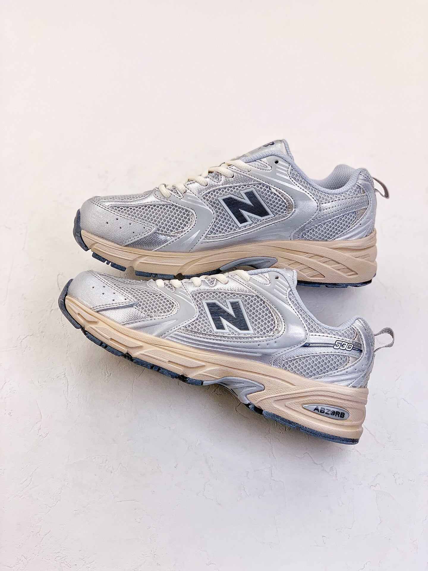 New Balance 530 White Metallica